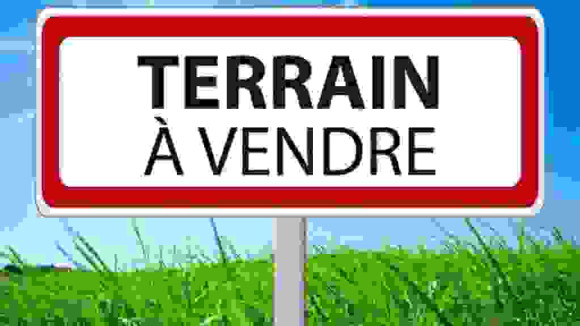 Photo Terrain à Vendre.jpg